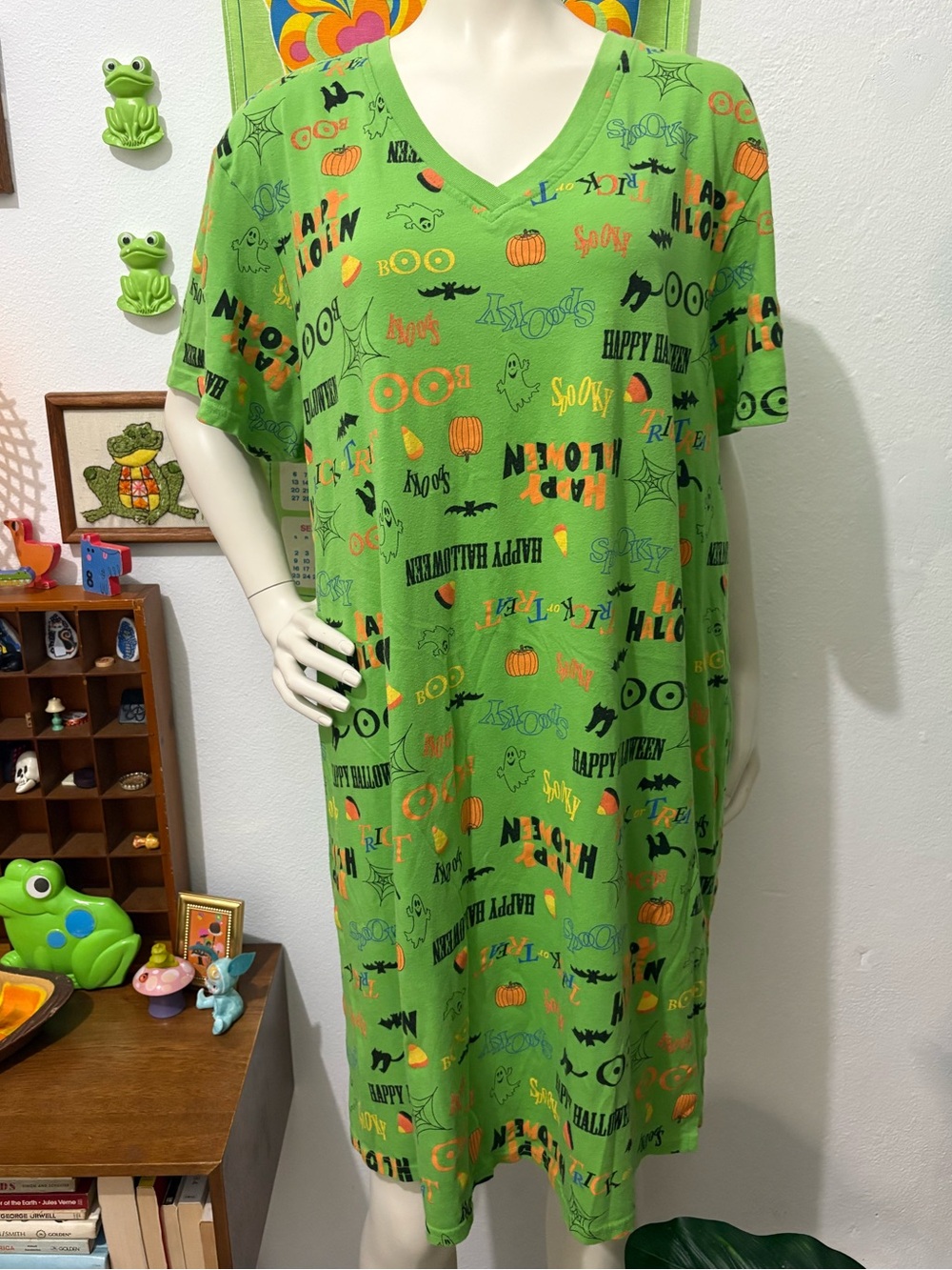 Vintage Women’s Green Halloween Knee Length One Size Nightshirt
